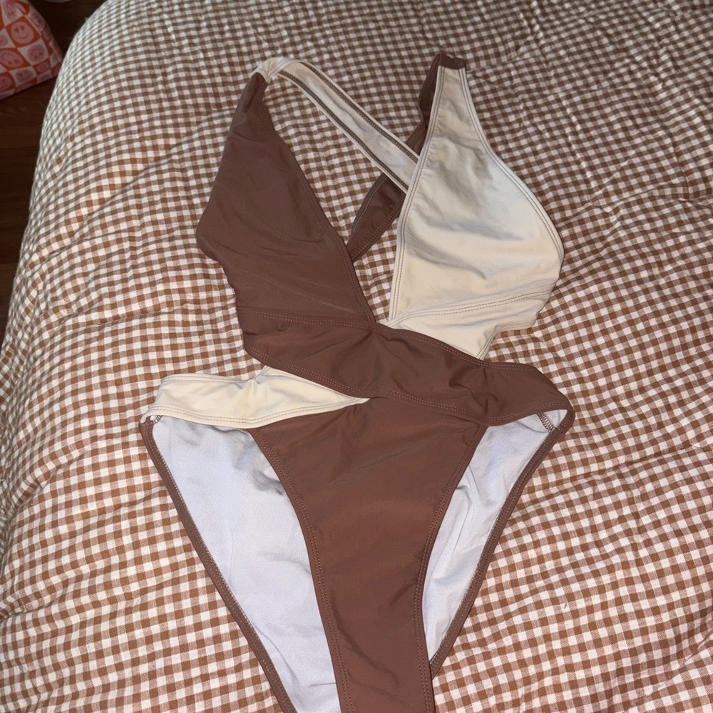 Two-Tone One Piece Swimsuit